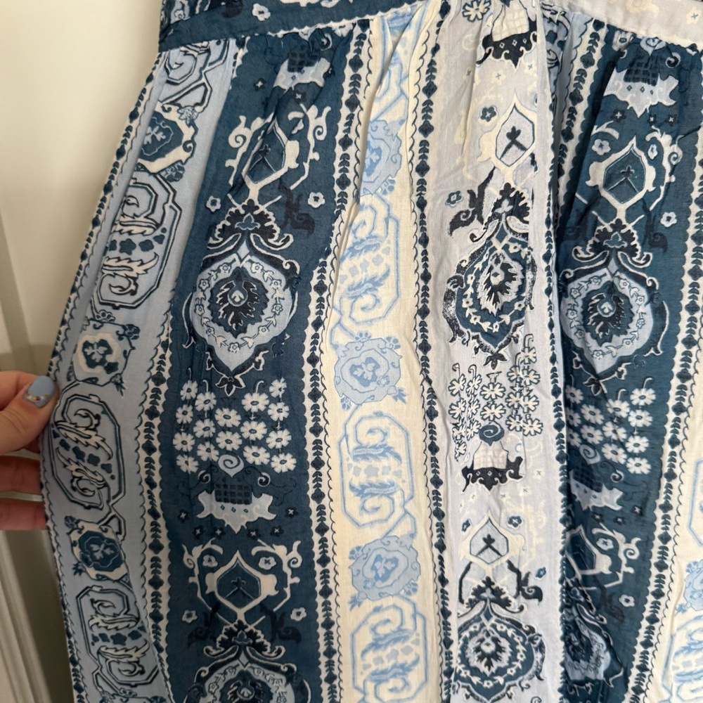 Abercrombie & Fitch Bra-Free Flowy Tie-Back Maxi
Dress size Large tall nwt - Picture 12 of 15